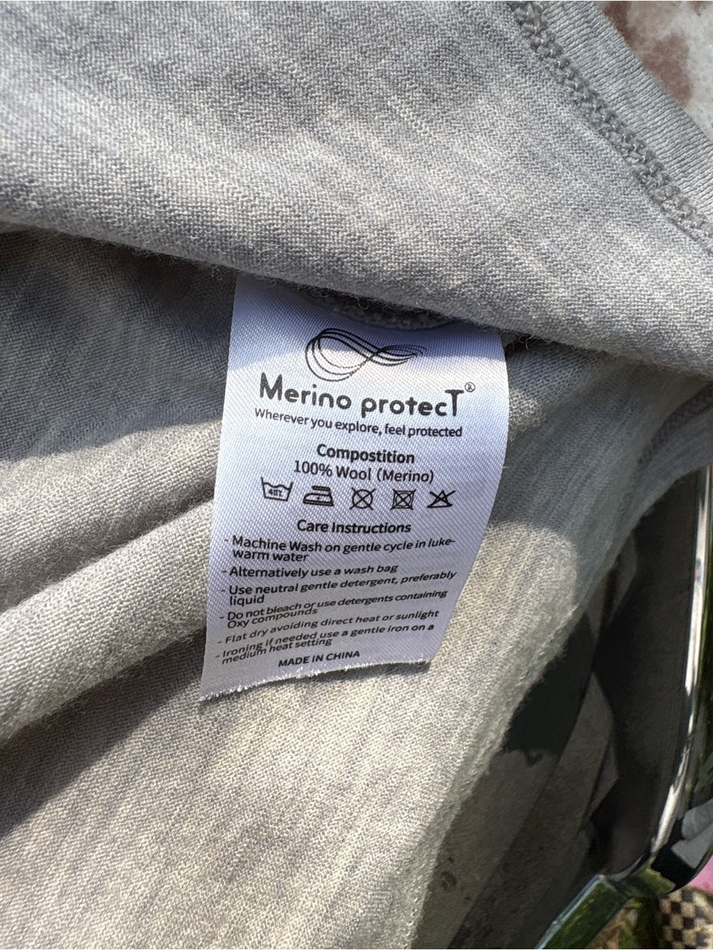 Women’s Merino Protect Size Large V Neck 100% Wool Tee Bundle of 2 Pink & Gray - Picture 4 of 8